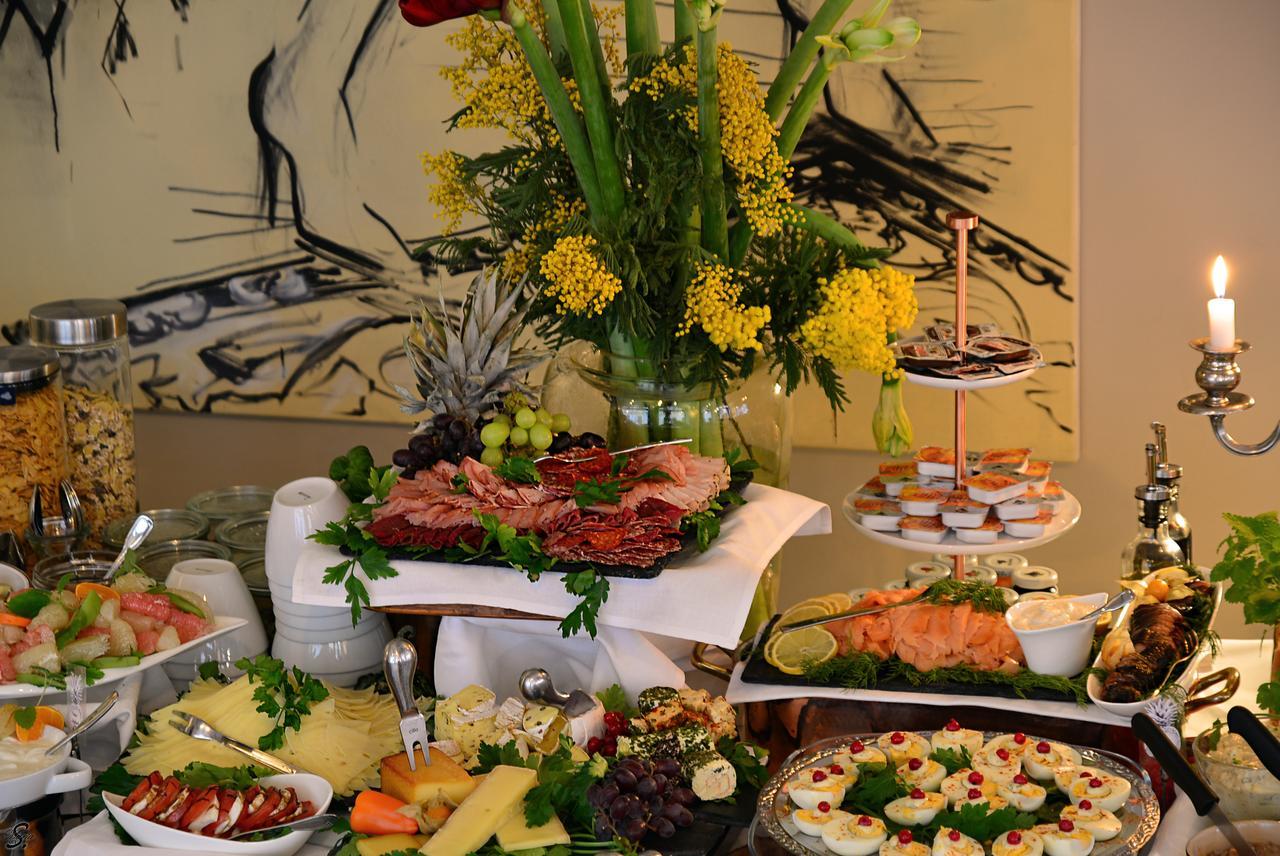 Emmerich Hotel Goerlitz Exterior photo A buffet